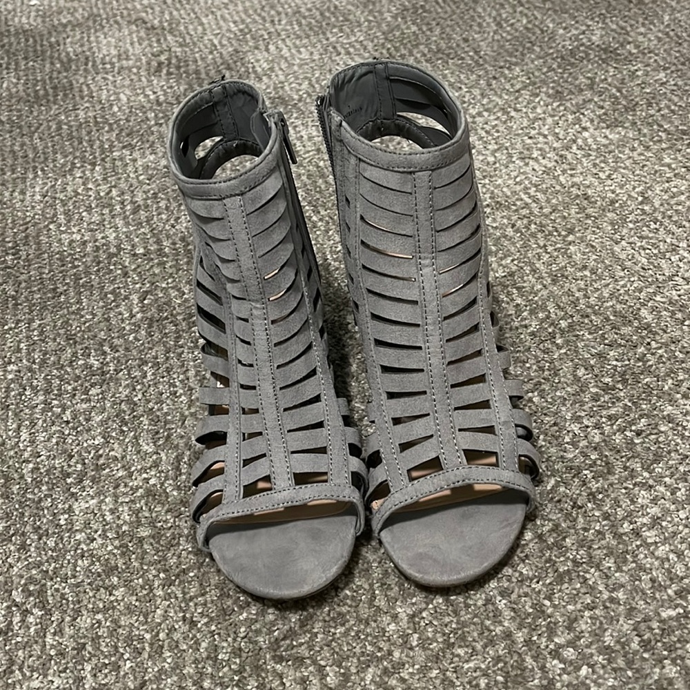 GABRIELA- by Charlotte Russe size 7